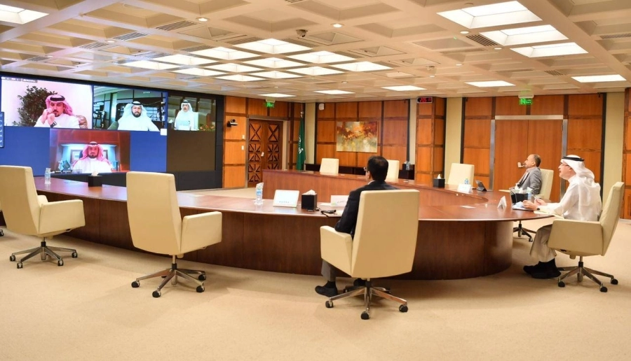 رئيس أرامكو السعودية وكبير إدارييها التنفيذيين في لقاء بالغرفة التجارية بالشرقية