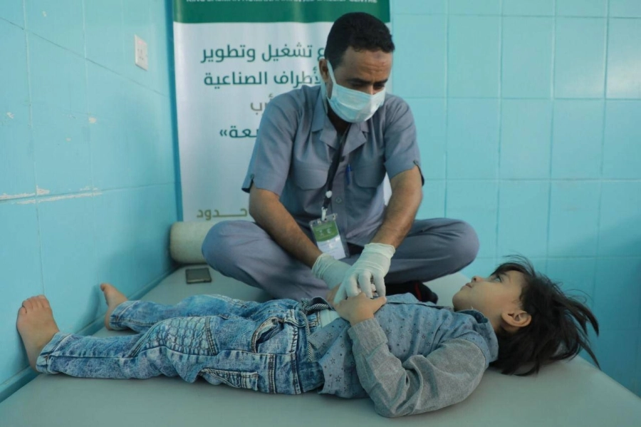 مشروع مركز الأطراف الصناعية بمأرب يرسم البسمة على وجوه المستفيدين