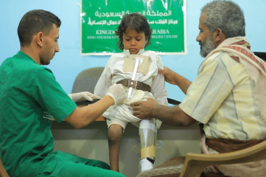 مشروع مركز الأطراف الصناعية بمأرب يرسم البسمة على وجوه المستفيدين