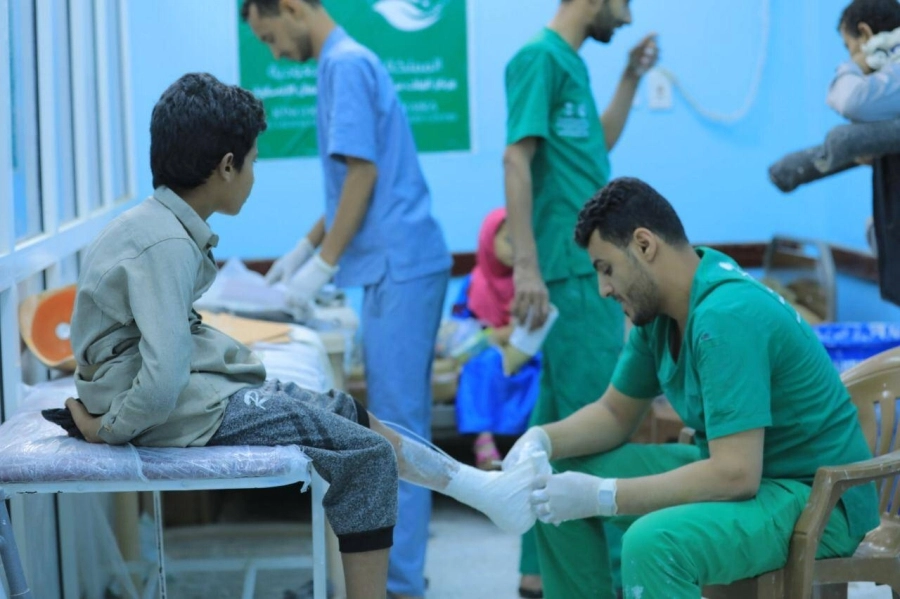 مشروع مركز الأطراف الصناعية بمأرب يرسم البسمة على وجوه المستفيدين