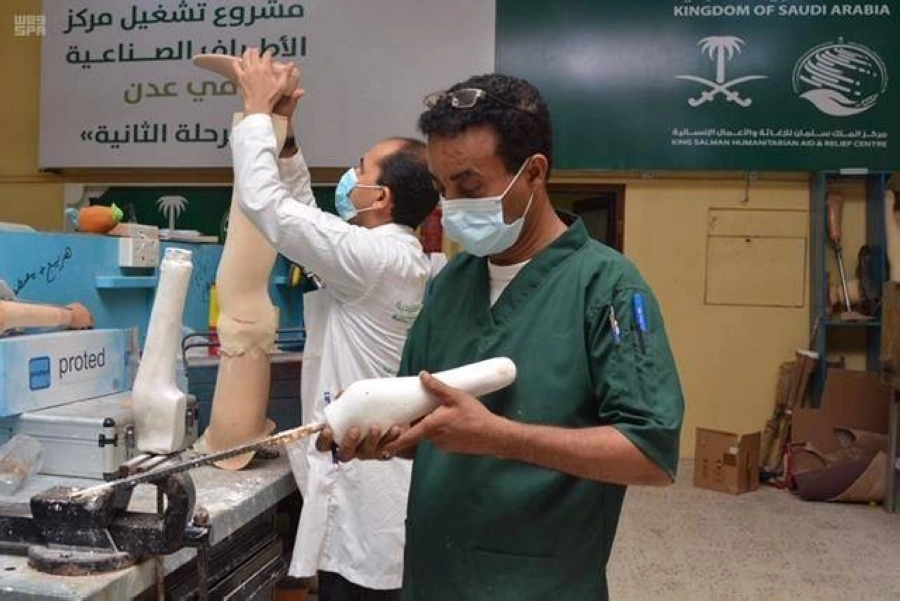 






عمل متواصل داخل المركز          