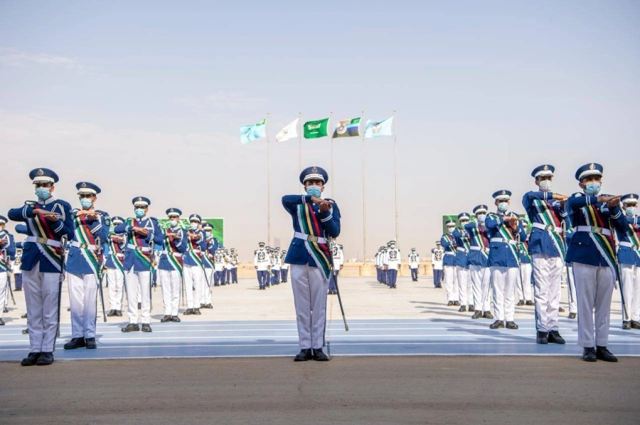 تخريج الدفعة 98 من طلبة كلية الملك فيصل الجوية