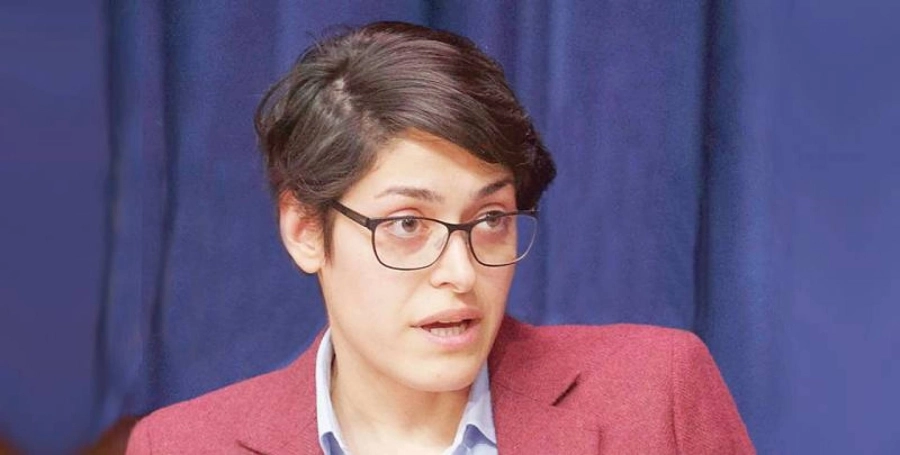 






أريان طباطبائي