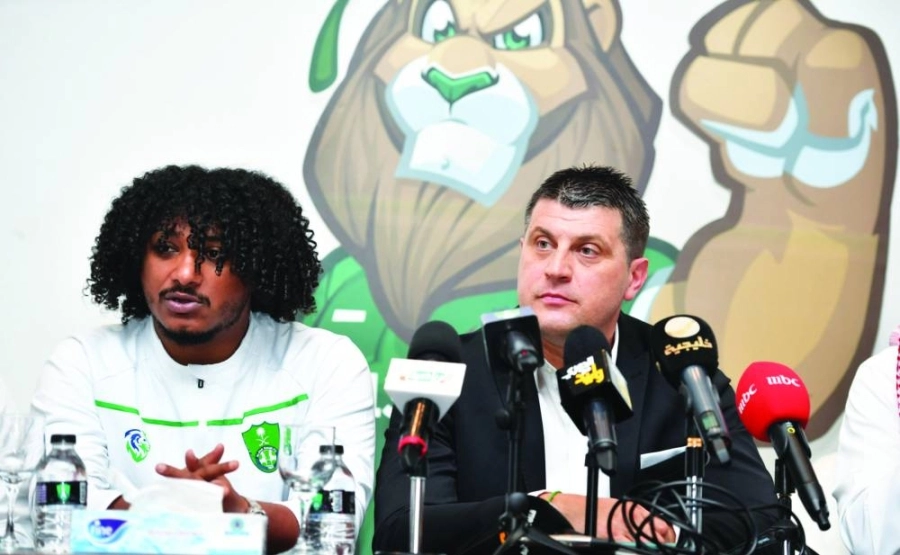 






مشاري الغامدي في مؤتمر صحفي سابق للمدرب فلادان                   (إعلامي الأهلي)