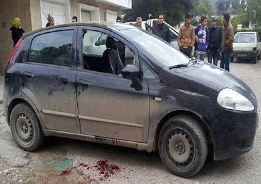 






السيارة التي شهدت مقتل شكري بلعيد