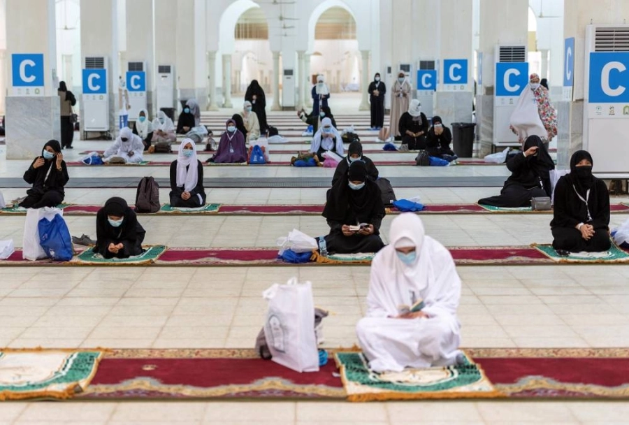 حاجات داخل مسجد نمرة  (مكة)