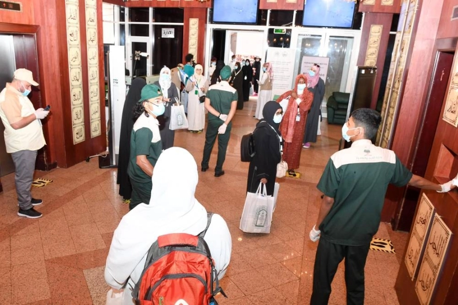 






حاجات بعد وصولهن إلى مشعر منى