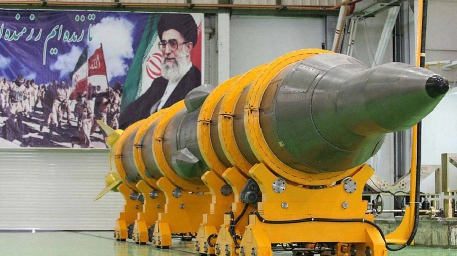 






رأس نووي إيراني يجري تصنيعه سريا