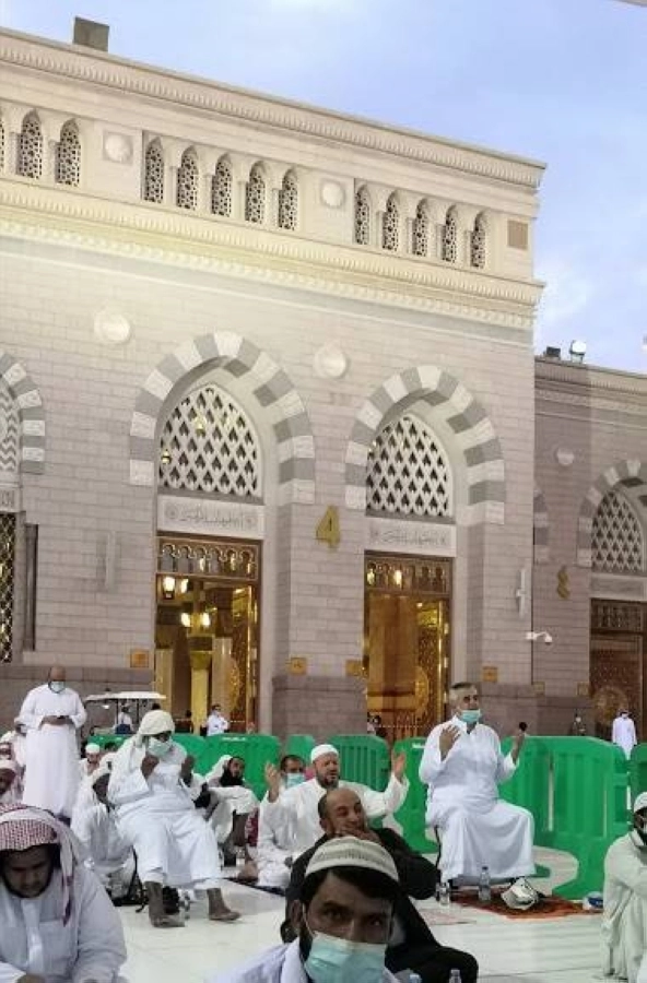 لحظات ابتهال قبل اذان مغرب يوم عرفة من المسجد النبوي الشريف