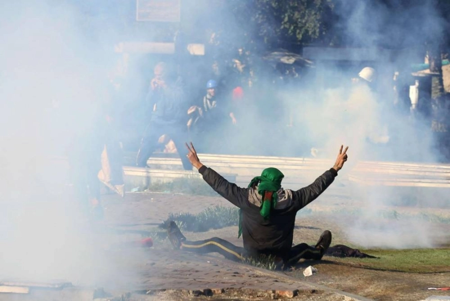 






صواريخ تتساقط بالقرب من السفارة الأمريكية بالعراق               (مكة)