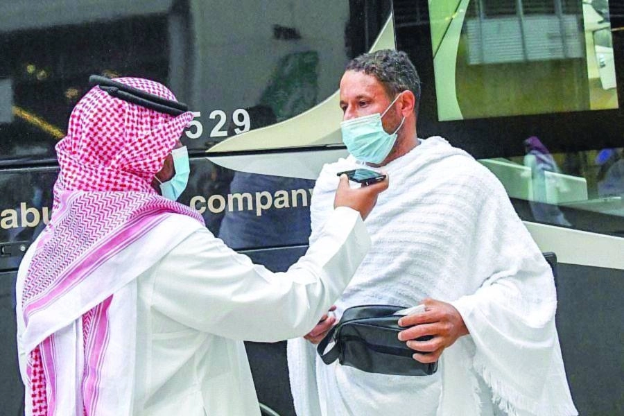 






 حاج خلال إشادته بتنظيم المناسك                   (مكة)