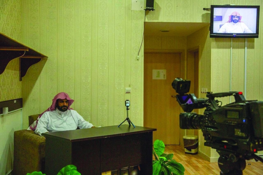 داعية يلقي محاضرة (مكة) 
