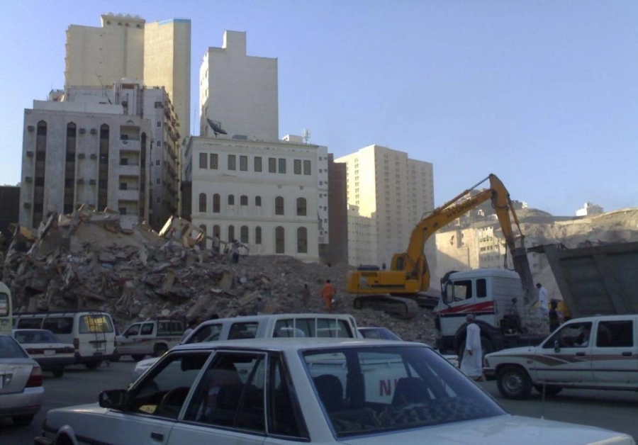 






أعمال إزالة لعقارات تم نزع ملكياتها في مكة                                                                           (مكة)