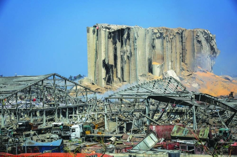 






إحدى البنايات تحولت إلى دمار                                    (د ب أ)