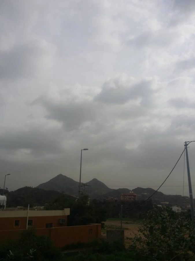 تشكلات السحب بالمنطقة (مكة)