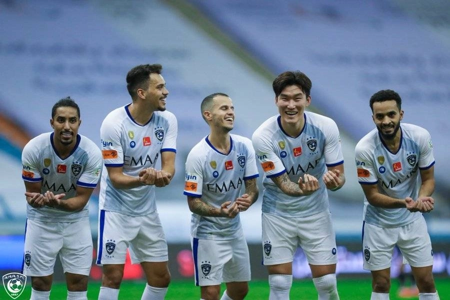 فرحة هلالية بالرباعية في النصر (اعلامي الهلال)