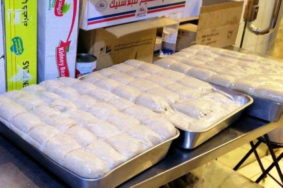 أحد محال بيع الأغذية المخالفة (مكة)