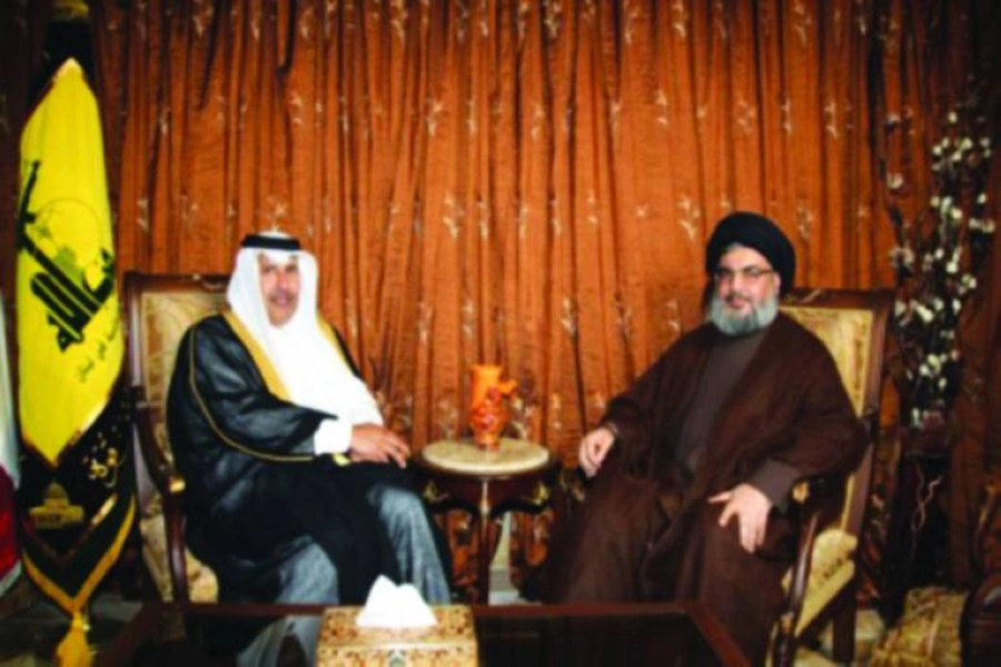 حسن نصر الله مع حمد بن جاسم في لقاء سابق (مكة)