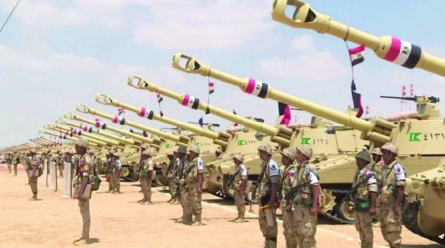 



المدافع المصرية جاهزة على الحدود الغربية                        (مكة)