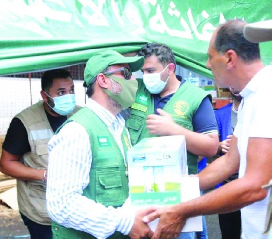 






تسليم المساعدات السعودية للمستفيدين                                   (واس)