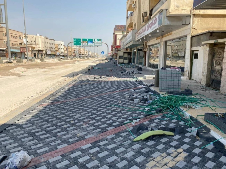 تجهيز أحد الأرصفة                                                                                                                                                                                                                (مكة)