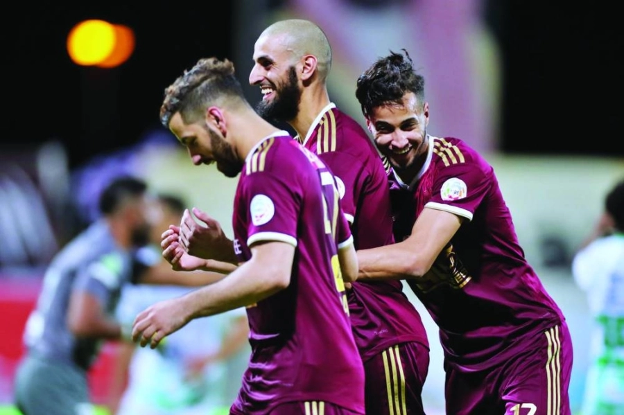 



فرحة لاعبي الفيصلي بالفوز على الأهلي   (إعلامي الفيصلي)