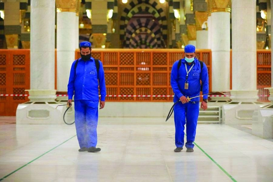 من أعمال تعقيم المسجد النبوي (مكة)