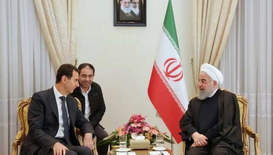 






قصير يجلس بين روحاني والأسد                                                   (مكة)