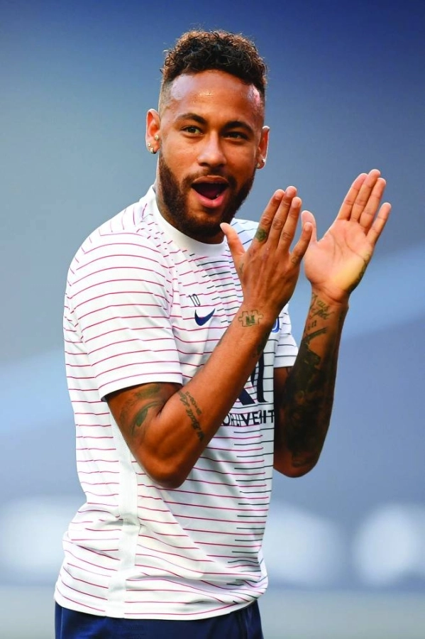 






نيمار متحمس لتحقيق دوري الأبطال     (د ب أ)