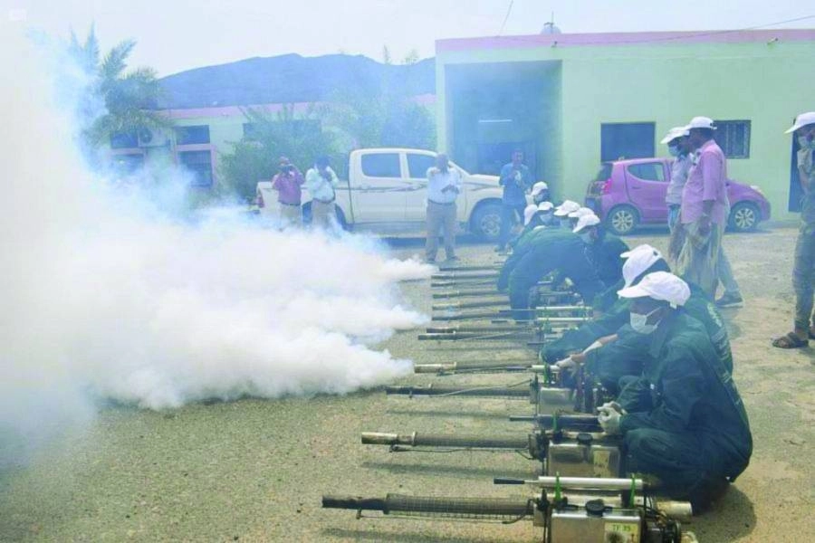 



حملة الرش لمكافحة حمى الضنك في عدن       (واس)