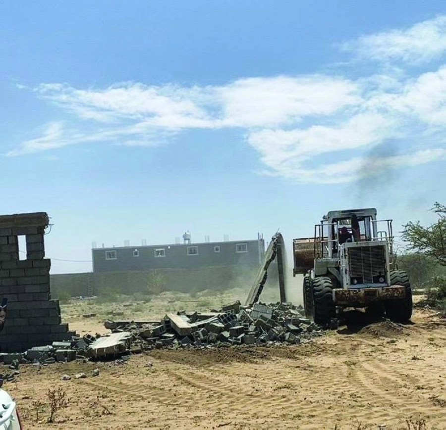 معدات الأمانة تزيل التعديات (مكة)