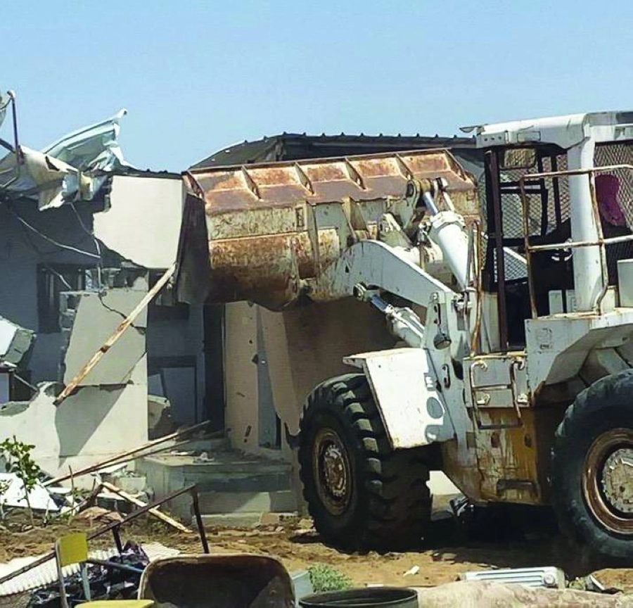 معدات الأمانة تزيل التعديات (مكة)