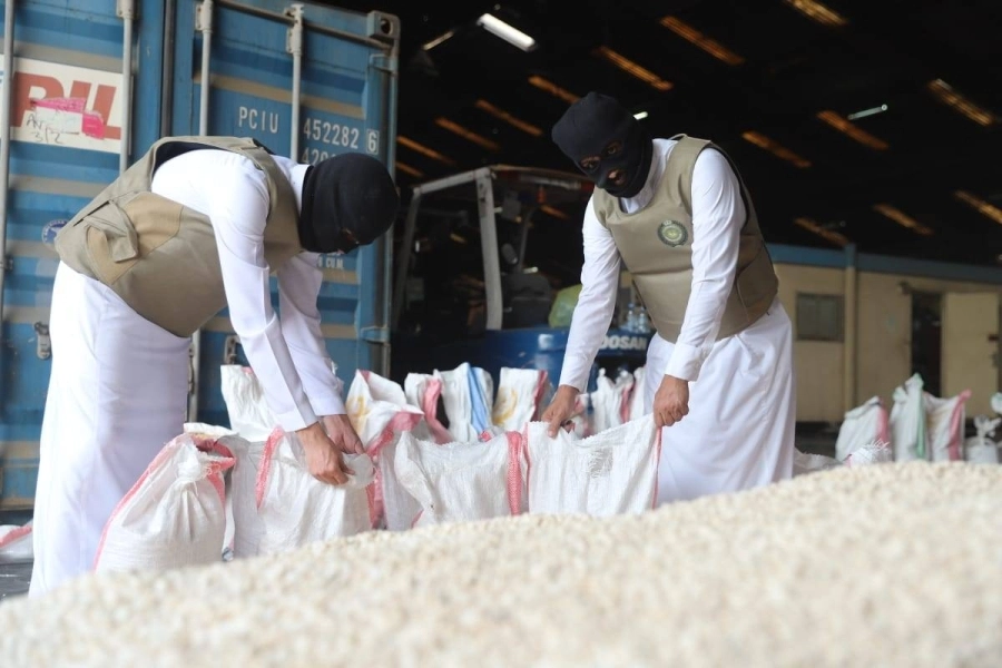 أثناء المداهمة