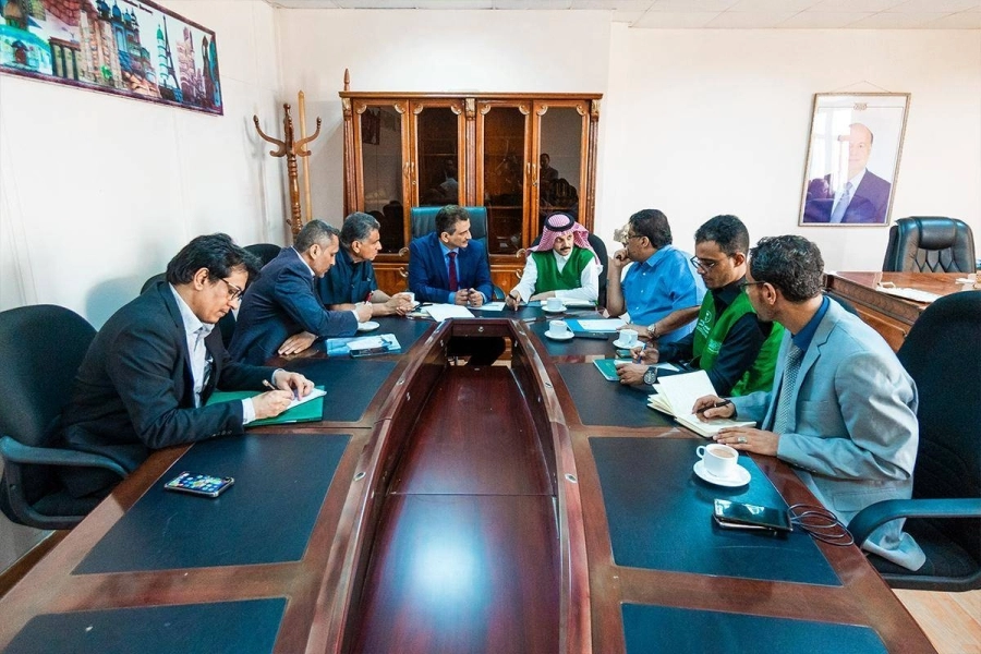 "إعمار اليمن" ينسق مع محافظ عدن لتدشين حزمة مشاريع تنموية جديدة