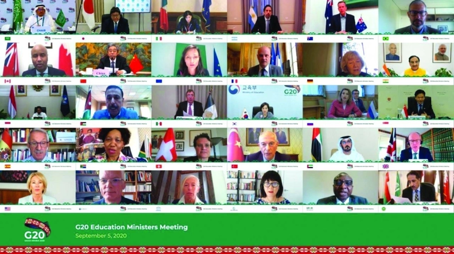 






وزراء التعليم خلال الاجتماع الاستثنائي الافتراضي                                                                       (مكة)