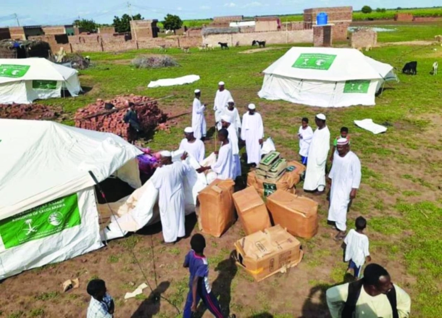 






فريق المركز ينصب الخيام للمتضررين من السيول                    (واس)