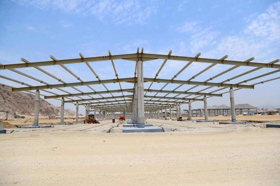 






أعمال إنشائية بمشروع النقل العام في مكة          (مكة)