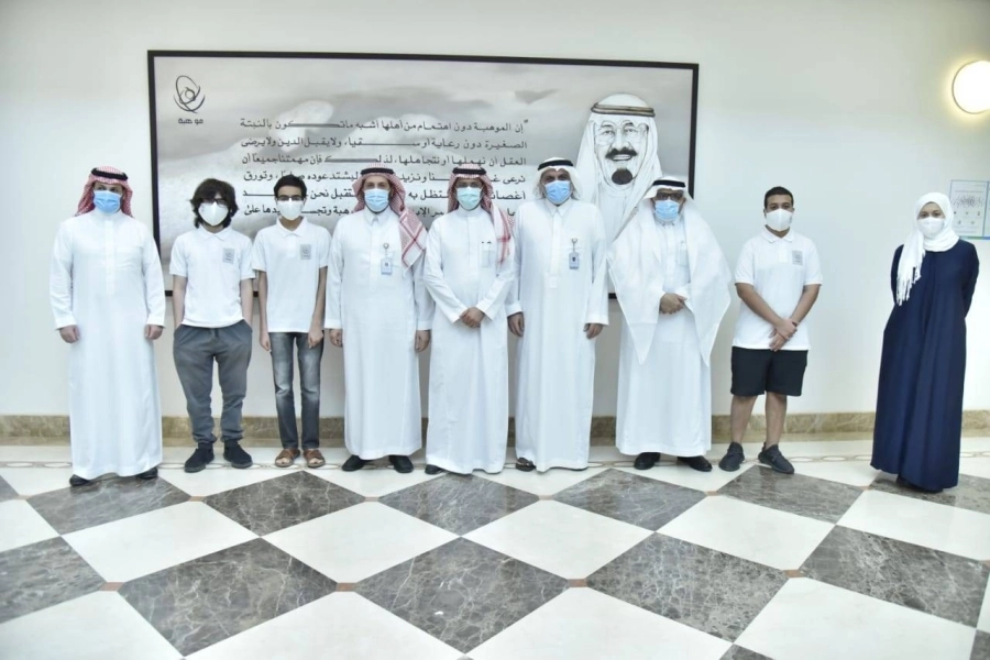 "وزير الصناعة والثروة المعدنية" يزور "موهبة" لتحفيز فريق المملكة المشارك في الأولمبياد الدولي للمعلوماتية (مكة)