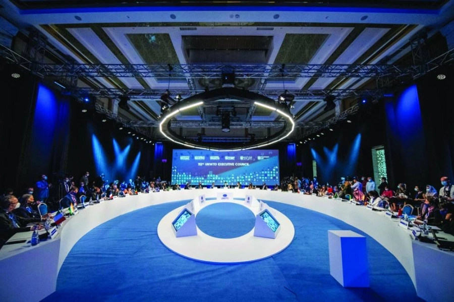 من الاجتماع 