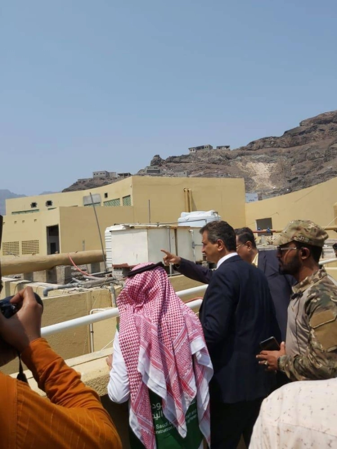 محافظ عدن يطلع على سير العمل بإعادة تأهيل مستشفى عدن وإنشاء مركز القلب المفتوح