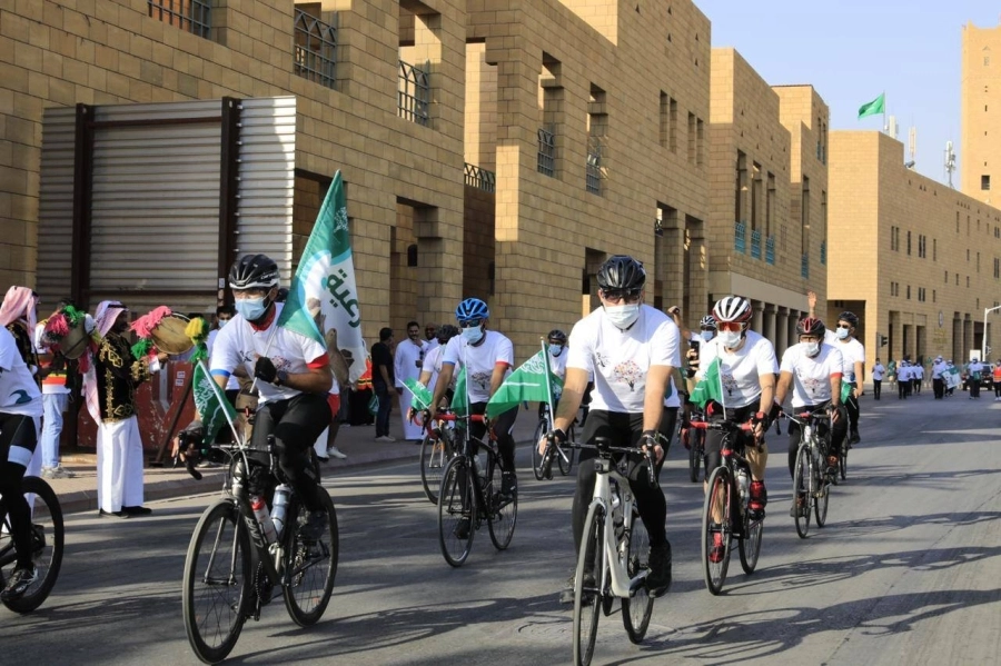 جانب من مسيرة مسك الخيرية في اليوم الوطني (مكة)