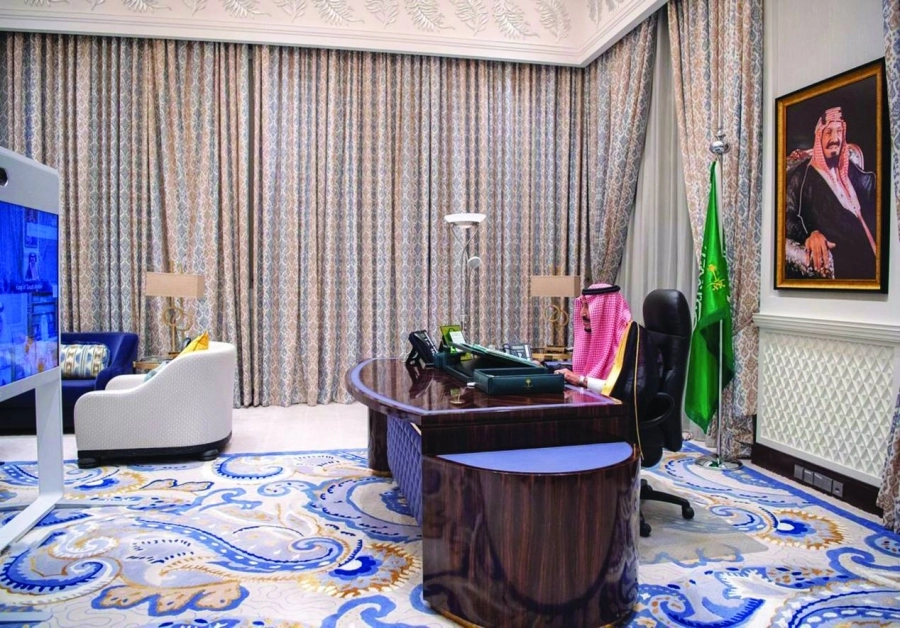 






الملك سلمان لدى ترؤسه جلسة مجلس الوزراء                                                                                                          (واس)