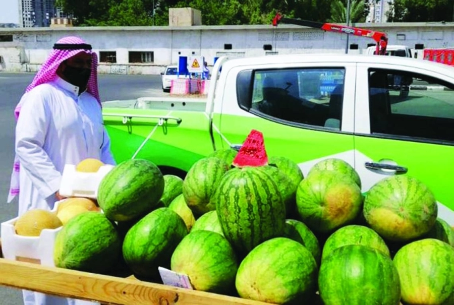 






من رفع السيارات الخربة ومصادرة الفواكه   (مكة)