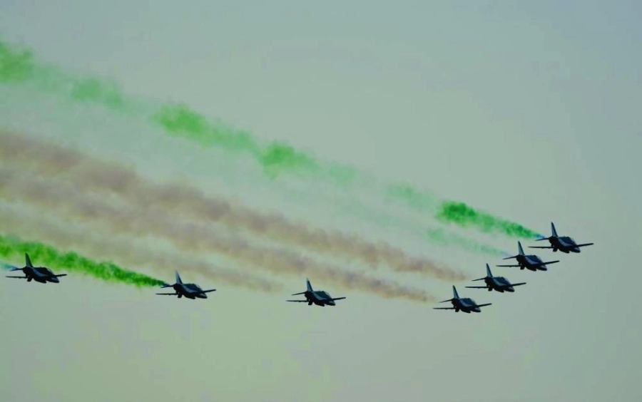 جانب من الاستعراض                                                                                                                                                  (واس)