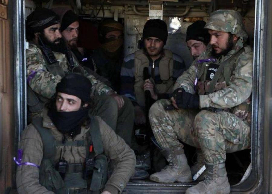 






مرتزقة تابعون لتركيا يجري نقلهم إلى أذربيجان                                      (مكة)