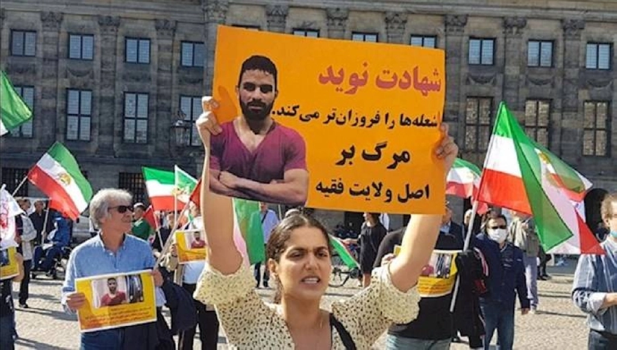 






مظاهرة في أمستردام احتجاجا على قتل أفكاري         (مكة)