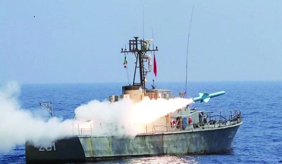 






جانب من المناورة البحرية