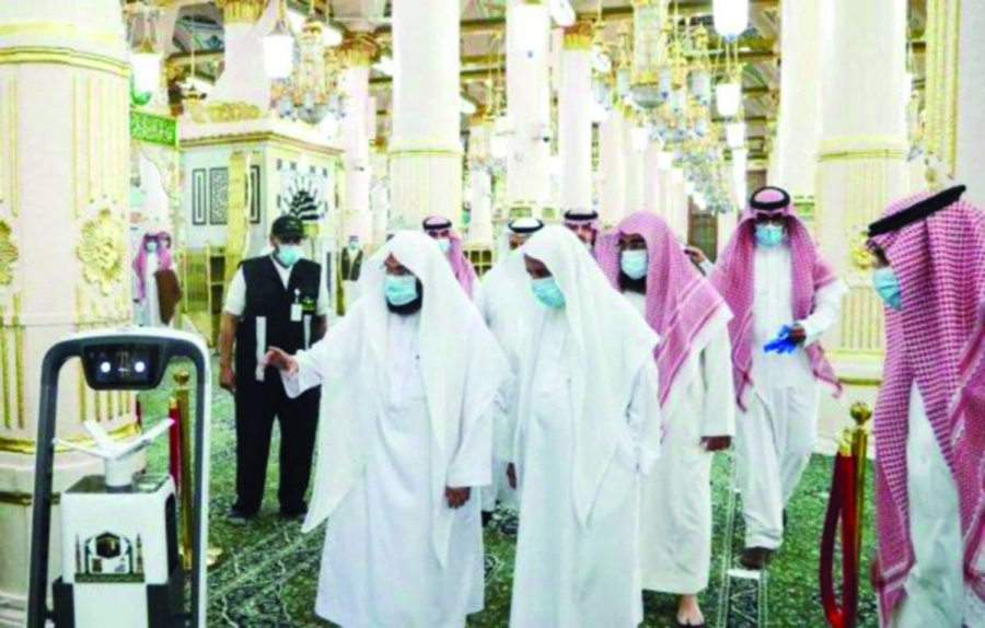 عبدالرحمن السديس خلال التدشين                    (مكة)