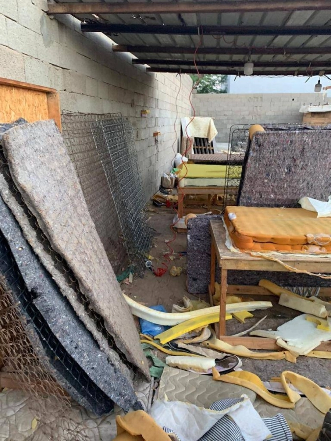 أمانة جدة تزيل مسلخا مخالفا ومواقعا لتصنيع الاسفنج بنطاق المليساء