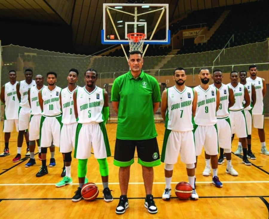 السنحاني يتوسط منتخب السلة (مكة)